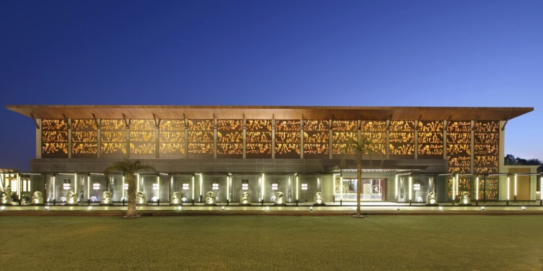 Grand Chetak, banquet hall, Ace Associates Architects, 1,20,000 sq ft, aesthetics, technology, research and development, architecture, versatile venue, sculptures, metal roofing, metal girders, vertical space, perforated metal screen, WPC sheets, functionality,
