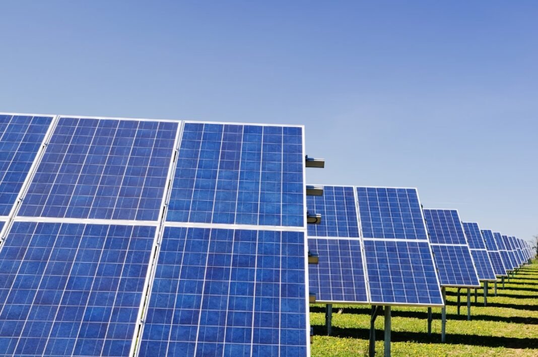 Juniper Green Scores Big_ 320 MW PPA Drives Sustainable Growth Juniper Green Energy, SJVN Ltd, power purchase agreement (PPA), renewable energy, CO2 emissions, sustainable future, AT Group, innovative