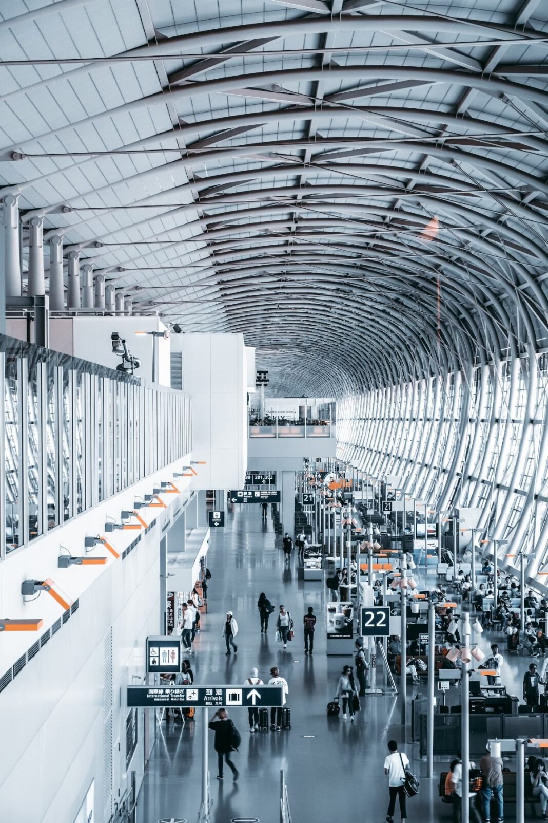 Airports Authority of India (AAI), Pune Airport, integrated terminal building, passenger capacity, multi-level car park, modern amenities, infrastructure enhancement, operational capabilities, connectivity