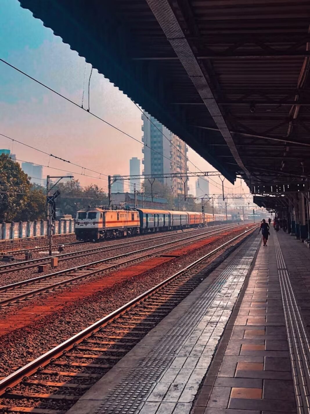 Sundargarh Stations to Get Major Infrastructure Upgrades Sundargarh Stations, major infrastructure upgrades, Amrit Bharat Scheme, Railway Modernization, Railway Minister Ashwini Vaishnaw, Green Energy solutions, economic development,