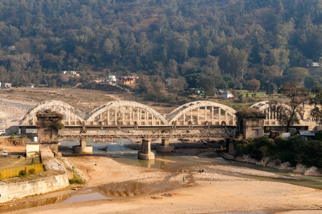 Afcons Infrastructure Wins ₹1,141 Crore Kochi Metro Contract Kochi metro, Afcons Infrastructure, Pink Line viaduct, JLN Stadium to Infopark, AIIB approval delays, metro extension, rail systems, infrastructure, smaller station designs, project timeline, steel structures