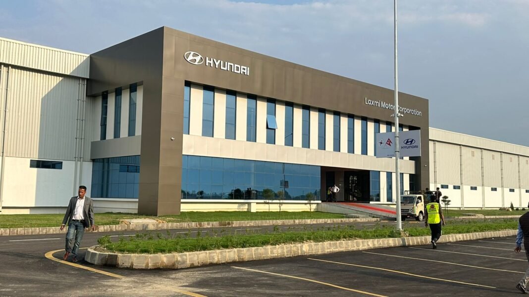 Willus Infrastructure Builds Nepal's First Motor Assembly Unit Laxmi Motors, Nepal, First Assembly Unit, Pre-Engineered Building System, Willus Infrastructure Pvt. Ltd, Skyline Architects, Hyundai Motors, High Performance Steel Building Systems, Roof, Cladding System, Tailor-made Pre-Engineered Building, Soffit,