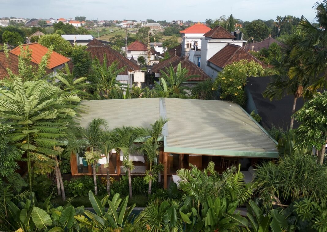 Sustainable living, Modern tropical architecture, Stilt Studios design, Eco-friendly construction, Prefabricated elements, Green building materials, Low-impact design, Balinese architecture, Modular construction,