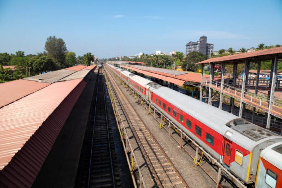 Puducherry Railway Station Redevelopment Inspected by MoS