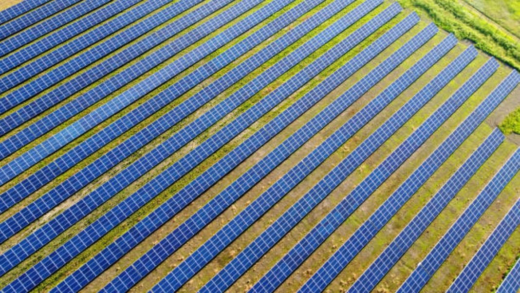 Gujarat Issues Tender for 500 MW Solar Project Gujarat, solar project, 500 MW, solar modules, renewable energy, clean energy, sustainability, energy capacity, tender, technology, solar power, energy security, clean energy innovation
