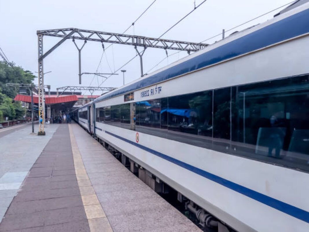 Jindal Stainless Provides Steel for Vande Bharat Train Jindal Stainless, Vande Bharat Train, Energy Efficiency, Indian Railways, High-Strength Stainless Steel, Sustainability, Modern Rail Transport