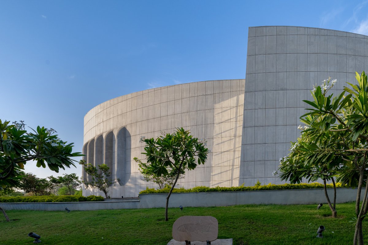Aquatic Gallery, Ahmedabad, Science City, architecture, sustainability, nautilus shell, inland aquarium, 5th-generation edutainment, immersive design, steel, energy efficiency, advanced technologies, BIM, architectural innovation