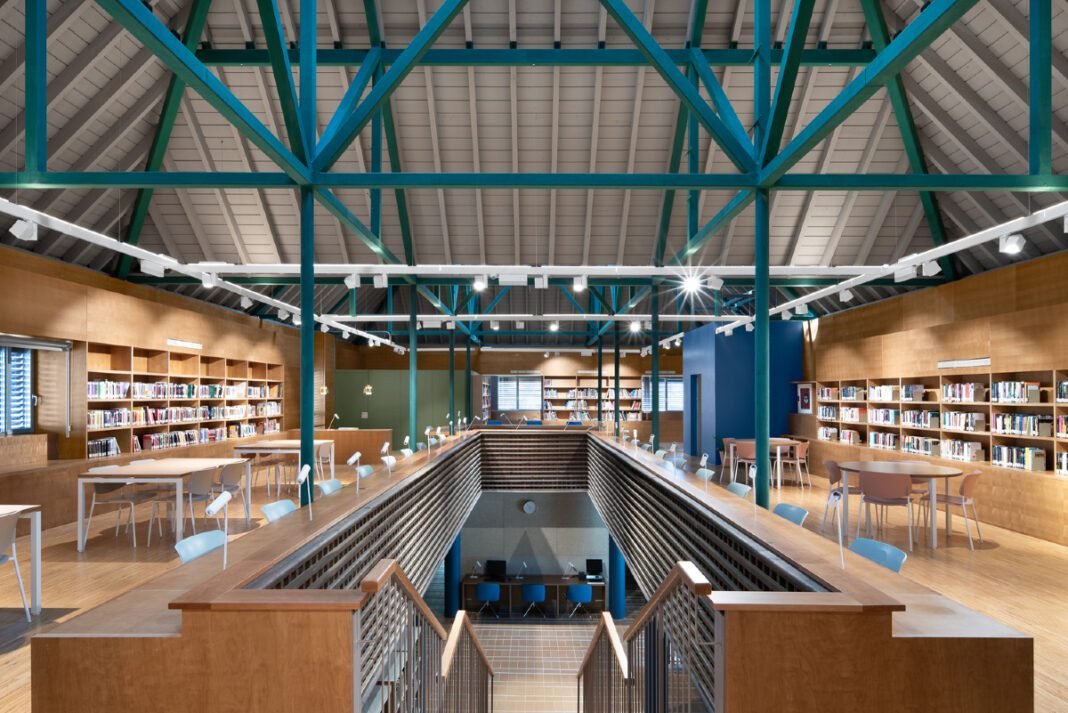 Renovation Revives Municipal Library Caja de Cultura, Spain renovation, Municipal Library Caja de Cultura, Spain, cultural hub, architectural preservation, Gabriel Gallegos Borges, modern functionality, sustainable design, Torrelodones, historical architecture